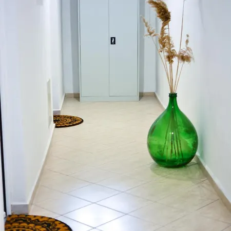 Daphne's 1 Apartment *